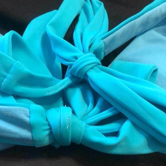 RAISINS Aqua Seychelles Hawaii Halter Bikini Top - Picture 4 of 6